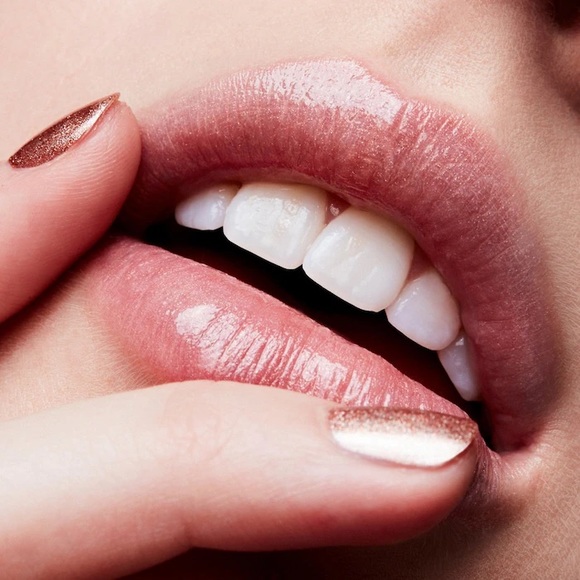 BRAND NEW MAC lipglass oyster girl 3.1 ml - Picture 2 of 4